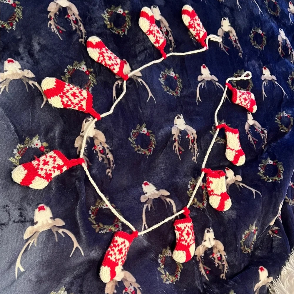 Vintage Festive Red and White Knit Stocking Garland